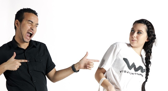 Jaki T-shirt pod koszulę? Jaki T-shirt pod koszulę?